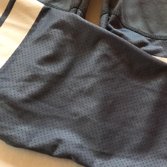 Womens BLUE GRAY WHITE Leg Striped Gym Workout Leggings Sz M - Picture 8 of 10